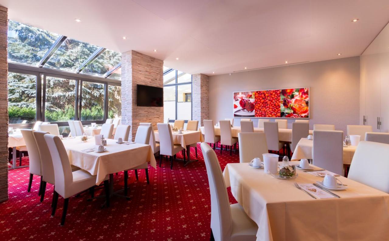 Hotel Zum Rosengarten ดาร์มชตัดต์ ภายนอก รูปภาพ